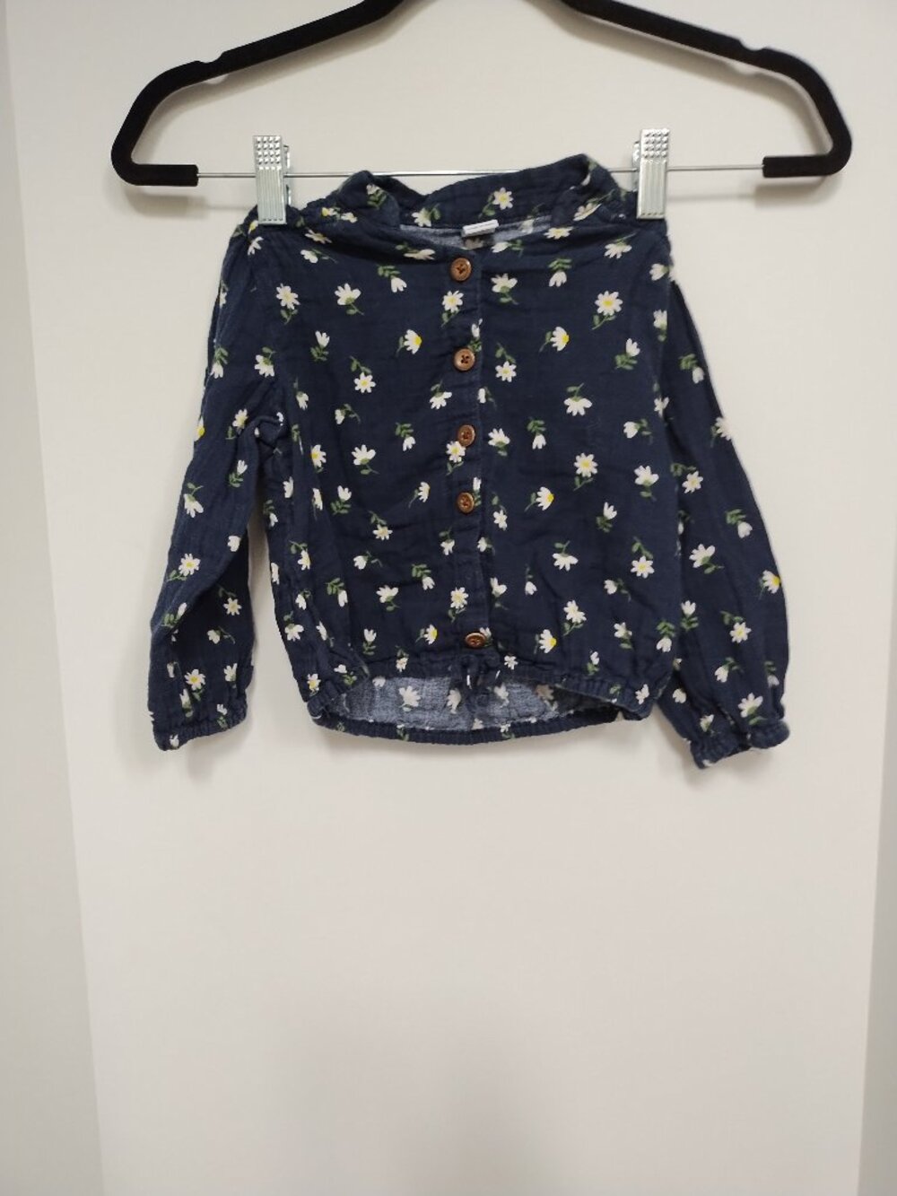 Super sweet Old Navy floral 100% cotton long sleeve blouse